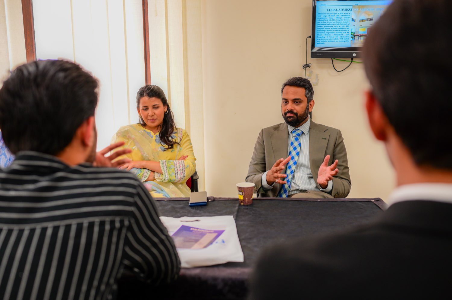 A one-on-one counselling session with a Denning advisor